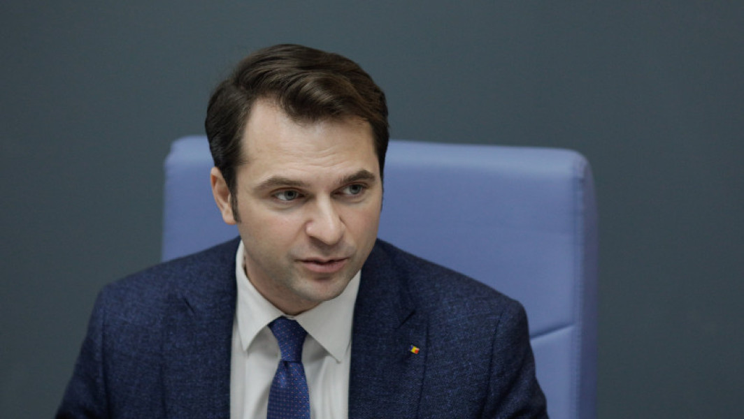 Ministrul Burduja face plângere penală împotriva escrocheriei deepfake care vizează românii