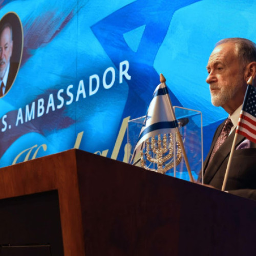 Ambasadorul american în Israel, Mike Huckabee, a criticat dur eforturile Franței de a promova recunoașterea unui stat palestinian, afirmând cu ironie că Parisul ar putea "rupe o bucată din Coasta de Azur" pentru a crea un asemenea stat. Potrivit AFP, Huckabee a spus: „Dacă Franța este cu adevărat hotărâtă să vadă un stat palestinian, am o sugestie: să rupă o bucată din Coasta de Azur și să creeze un stat palestinian. Ei (francezii) sunt bineveniți să facă asta, dar nu sunt bineveniți să impună acest tip de presiune asupra unei națiuni suverane.”