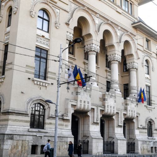 Analiză Cursa pentru Primăria Capitalei. Discuții Dan-Bolojan pentru un candidat comun al Dreptei. Data alegerilor: USR - noiembrie, PSD amână