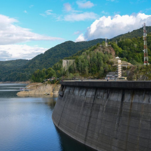 Hidroelectrica începe golirea lacului Vidraru, pentru prima dată după anul 1974