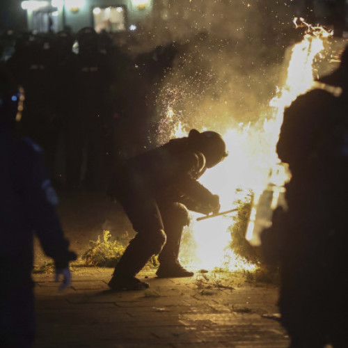 19 trimiși în judecată, pentru violențele de la sediul BEC de după respingerea candidaturii lui Călin Georgescu la Preşedinţie