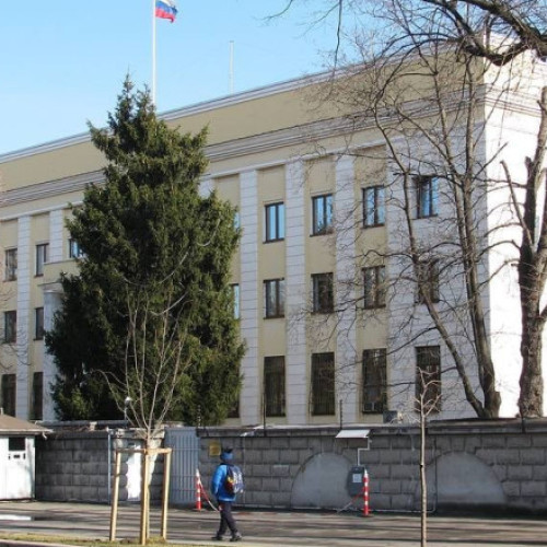 News Alert Rusia râde de România în cazul dronei: „A descoperit un alt OZN". MApN a identificat obiectul ca fiind dronă rusească