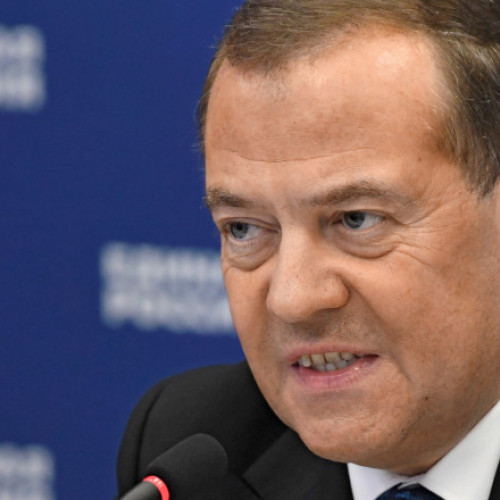 Medvedev amenință NATO cu războiul, dacă aliații ar crea o zonă de „interdicție aeriană” deasupra Ucrainei