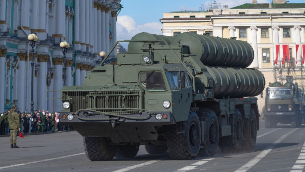Rusia încearcă să răscumpere sistemele sale de apărare aeriană S-400 de la un stat membru NATO