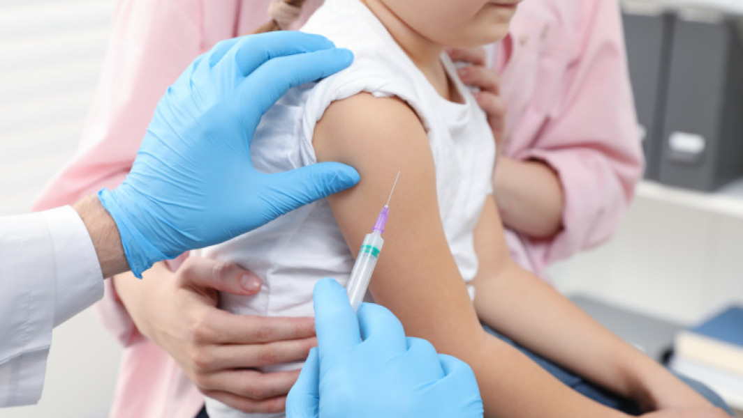 Tot mai mulți părinți americani refuză vaccinarea copiilor și cresc riscurile de boli contagioase