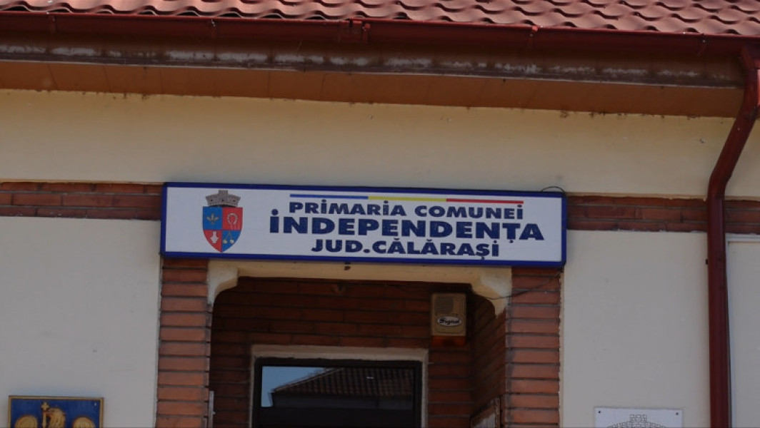 Primarul din Independența reduce salariile din primărie pentru a face economii