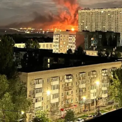 Forțele ucrainene au atacat rafinăria rusă Saratov, provocând incendii și explozii