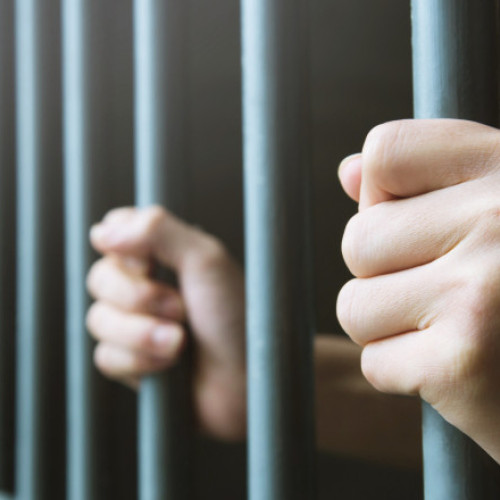 Zece deținuți suspectați de trafic de droguri în penitenciare, cercetați de DIICOT