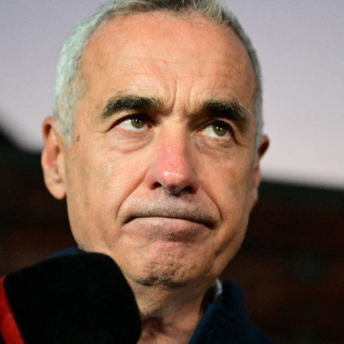 Susținători ai lui Călin Georgescu protestează la IPJ Ilfov în timpul controlului judiciar