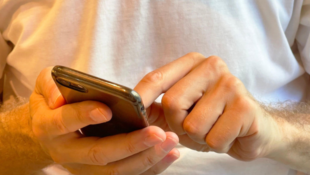 Poliţia avertizează asupra unei noi metode de fraudă prin WhatsApp la Giurgiu