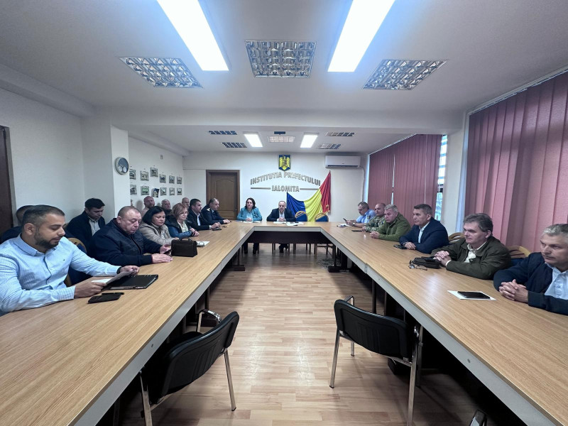 Ședință a Colegiului Prefectural în Ialomița pentru transparență și control
