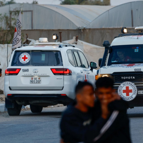 Hamas predă rămăşiţele a doi ostatici Crucii Roşii în cadrul încetării focului