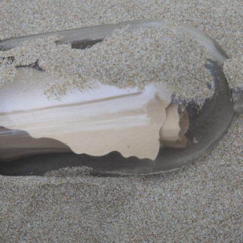 Mesaje din Primul Război Mondial găsite într-o sticlă pe o plajă australiană