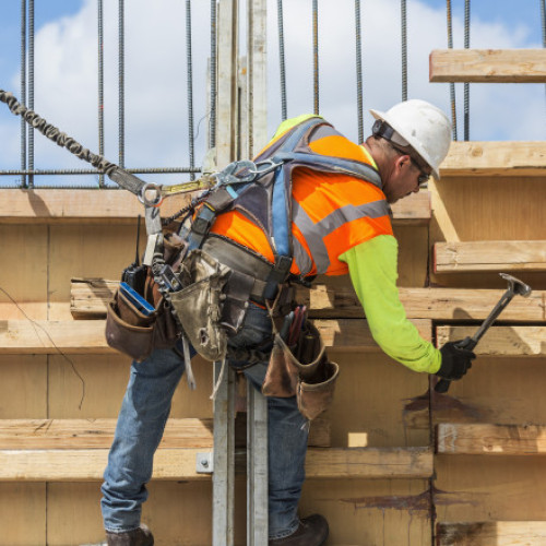 Guvernul limitează permisele de muncă pentru străini în 2026 la 90.000