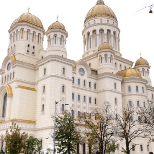 Controverse după interpretarea unei melodii cu versuri de Radu Gyr în Catedrala Naţională